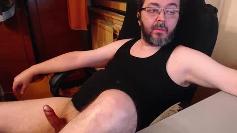 Snapshot of max818k chatting on 2, 10, 2025 Max online show from 2, 10, 2025