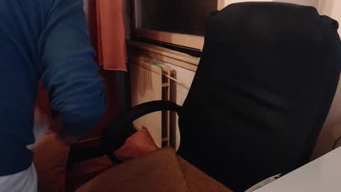 Snapshot of max818k chatting on 13, 10, 2025 Max online show from 13, 10, 2025