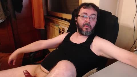 Snapshot of max818k chatting on 16, 10, 2025 Max online show from 16, 10, 2025