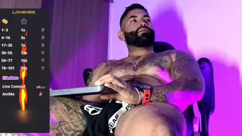 max__prada online show from 4, 11, 2025