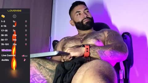 max__prada online show from 15, 11, 2025