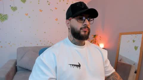 Snapshot of max_dic1 chatting on 1, 11, 2025 max D. online show from 1, 11, 2025