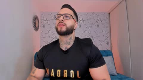 Snapshot of max_dic1 chatting on 25, 2, 2026 max D. online show from 25, 2, 2026