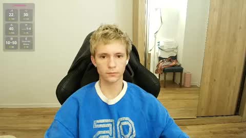 Max Gen with tats 24years  And Ethan without tats 20 years online show from 24, 3, 2026