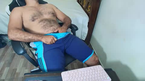 Snapshot of max_love25 chatting on 11, 10, 2025 max_love25 online show from 11, 10, 2025