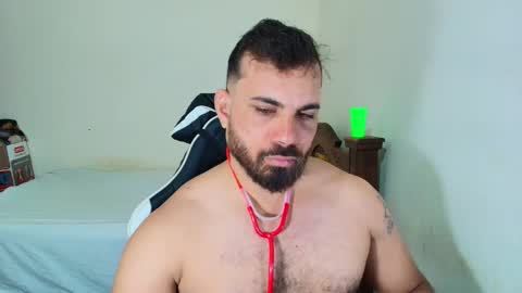 Snapshot of max_love25 chatting on 27, 10, 2025 max_love25 online show from 27, 10, 2025