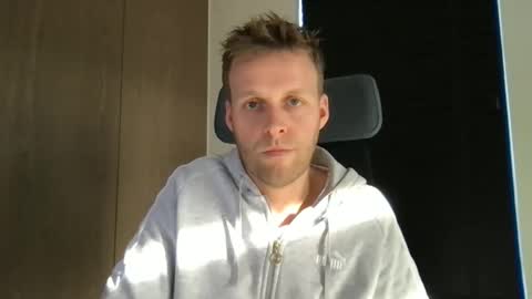 Max take off clothes online show from 6, 1, 2026