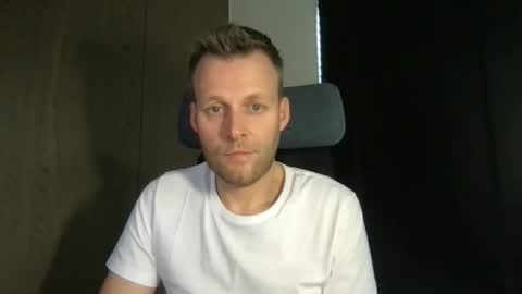 Max take off clothes online show from 17, 2, 2026