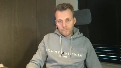 Max take off clothes online show from 23, 2, 2026