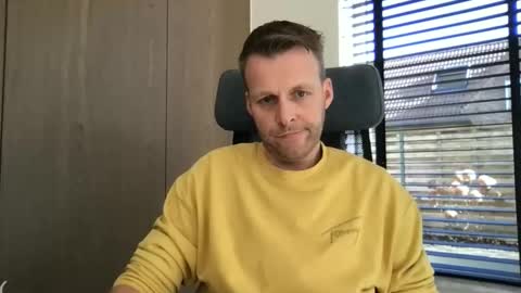 Max take off clothes online show from 2, 3, 2026