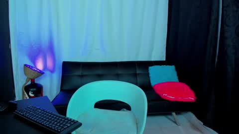 MAX     online show from 25, 2, 2025