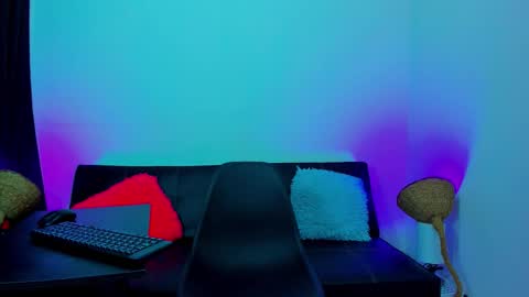 MAX     online show from 18, 10, 2025