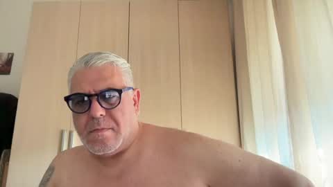 maxbillo online show from 2, 8, 2026