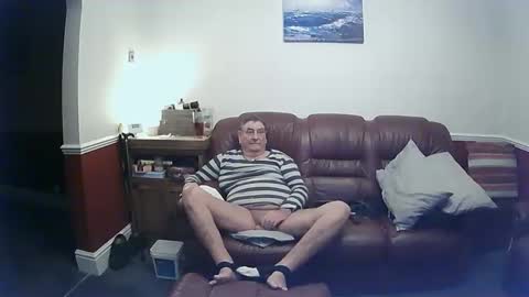 MAX online show from 4, 3, 2025