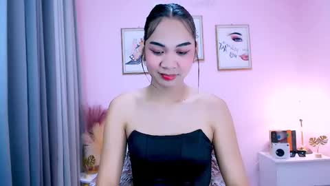 maxie greyson online show from 2, 3, 2025