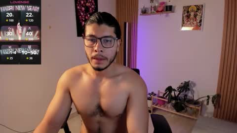 Snapshot of maxifit_ chatting on 6, 10, 2025 Mikael online show from 6, 10, 2025