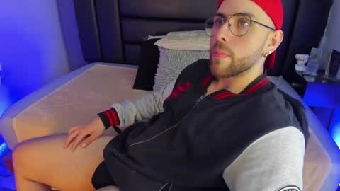 Maximo Wolf online show from 28, 2, 2025