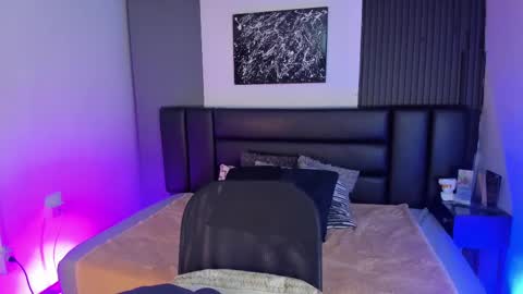 Maximo Wolf online show from 2, 3, 2025