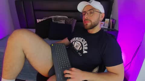 Maximo Wolf online show from 5, 3, 2025