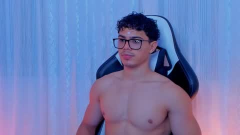 Snapshot of maxiimus__ chatting on 2, 10, 2025 Maximus online show from 2, 10, 2025