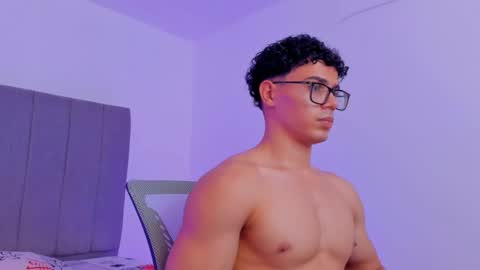 Snapshot of maxiimus__ chatting on 1, 11, 2025 Maximus online show from 1, 11, 2025