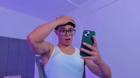 Snapshot of maxiimus__ chatting on 4, 11, 2025 Maximus online show from 4, 11, 2025