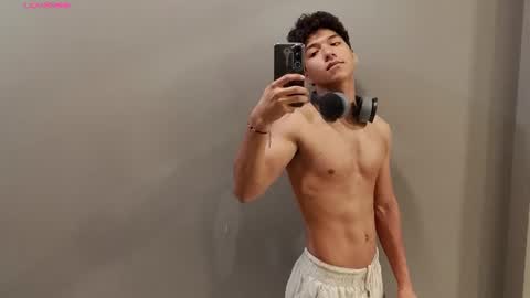 Snapshot of maximiliano_kh4lil chatting on 11, 7, 2026 Maximiliano online show from 11, 7, 2026