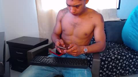Snapshot of maximo_vega_new chatting on 3, 12, 2024 Maximo Aron Vega online show from 3, 12, 2024