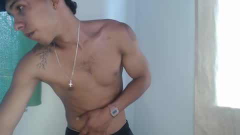 Snapshot of maximo_vega_new chatting on 8, 12, 2024 Maximo Aron Vega online show from 8, 12, 2024