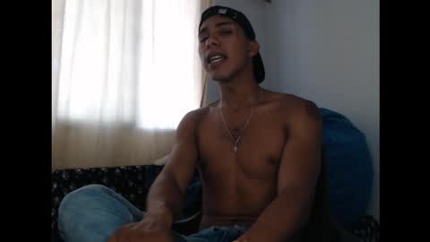 Snapshot of maximo_vega_new chatting on 9, 12, 2024 Maximo Aron Vega online show from 9, 12, 2024