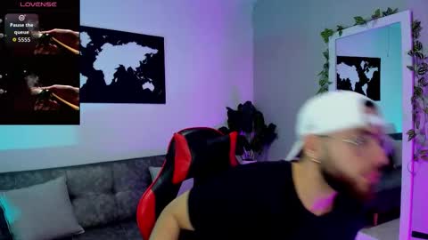 Maximo Wolf online show from 4, 12, 2025