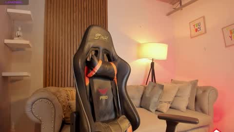 Maximo Wolf online show from 11, 1, 2026