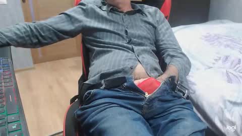 Snapshot of maximus3334 chatting on 15, 10, 2025 maximus3334 online show from 15, 10, 2025