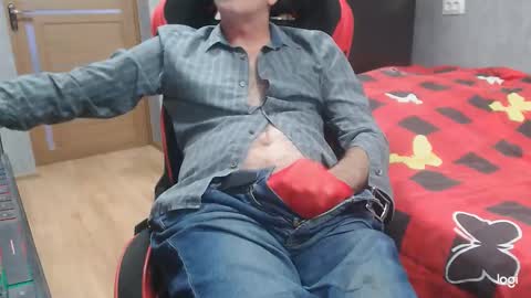 Snapshot of maximus3334 chatting on 21, 10, 2025 maximus3334 online show from 21, 10, 2025