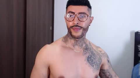 Independent Model online show from 31, 12, 2024