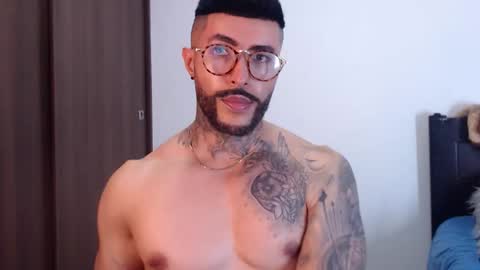 Independent Model online show from 14, 1, 2025