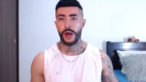 Independent Model online show from 4, 2, 2025