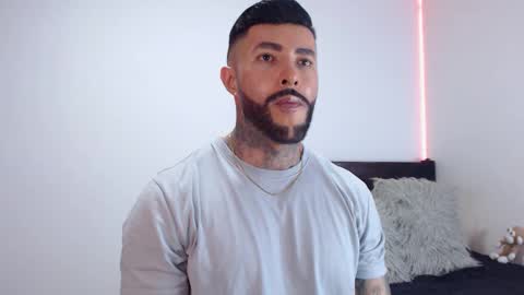 Independent Model online show from 4, 10, 2025