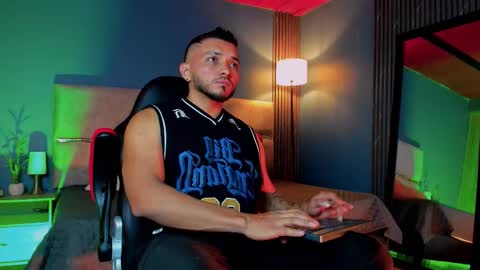 Snapshot of maximusclark chatting on 4, 2, 2026 Maximus Clark online show from 4, 2, 2026