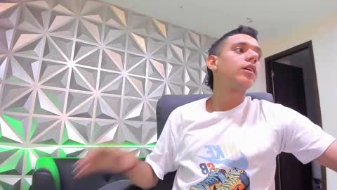 Snapshot of maximuss_19 chatting on 26, 12, 2024 Maximus online show from 26, 12, 2024