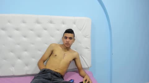 Snapshot of maximuss_19 chatting on 4, 1, 2025 Maximus online show from 4, 1, 2025