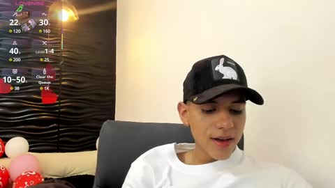 Snapshot of maximuss_19 chatting on 19, 2, 2025 Maximus online show from 19, 2, 2025