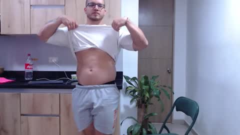 Snapshot of maximussantorini chatting on 7, 1, 2026 maximus online show from 7, 1, 2026