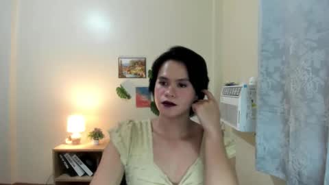 Snapshot of maxine_fucks chatting on 22, 10, 2025 maxine_fucks online show from 22, 10, 2025