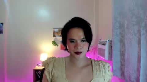 Snapshot of maxine_fucks chatting on 25, 10, 2025 maxine_fucks online show from 25, 10, 2025