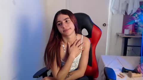 Snapshot of maxinesex_ chatting on 21, 10, 2025 maxinesex_ online show from 21, 10, 2025