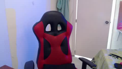 Snapshot of maxinesex_ chatting on 4, 3, 2026 maxinesex_ online show from 4, 3, 2026