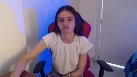 maxinesex_ online show from 22, 6, 2026