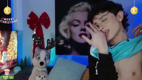 Snapshot of maxiy_001 chatting on 14, 12, 2024 Max online show from 14, 12, 2024