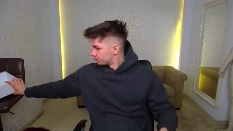 MaxKaiden online show from 3, 2, 2026